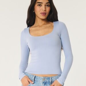 Hollister Dusty Blue Soft Stretch Seamless Fabric Scoop Top;
Size XXS Long